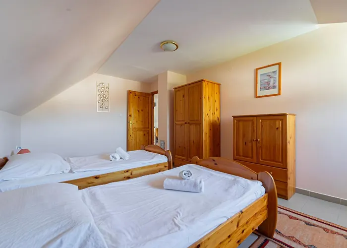 Varga Апартаменты